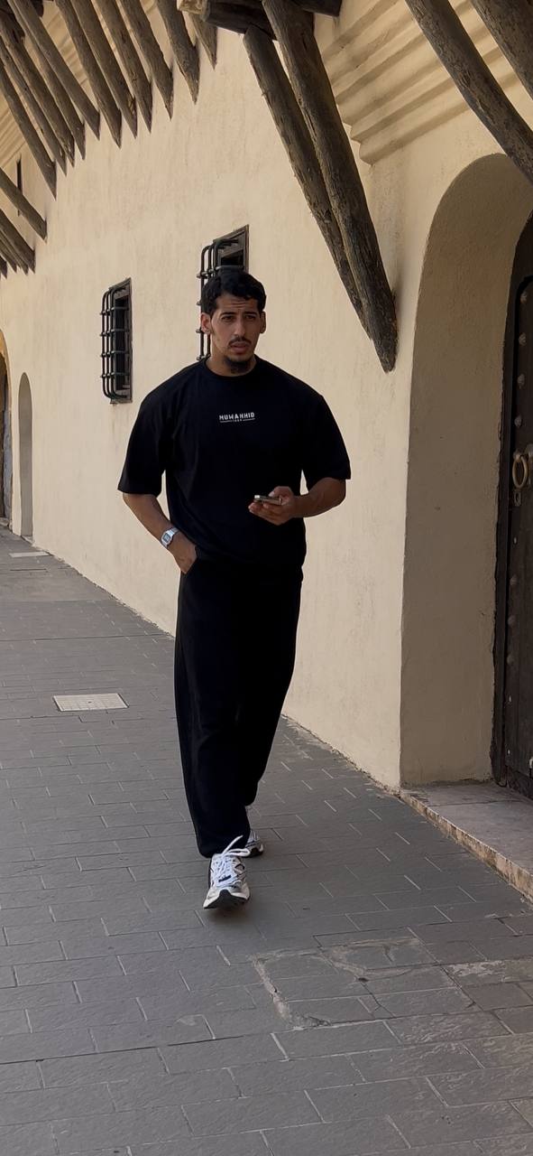 MUUWAHID OVERSIZE T-SHIRT